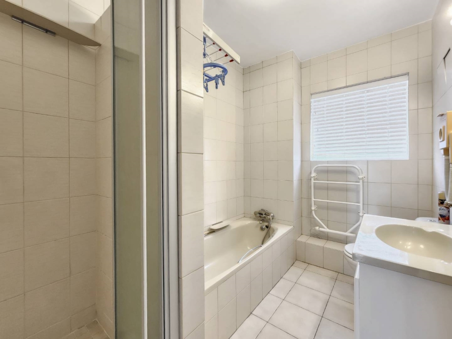 3 Bedroom Property for Sale in Sea Point Western Cape